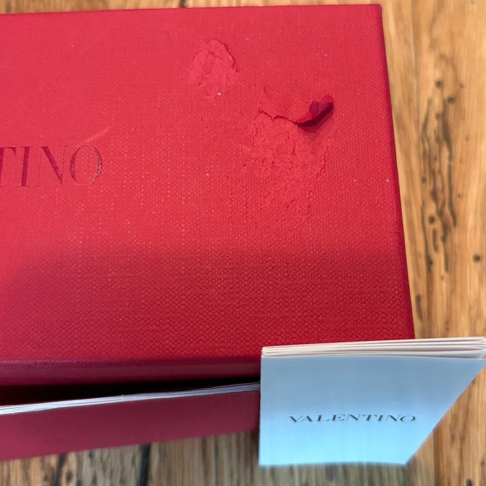 Valentino Woman Sunglasses VA 4037